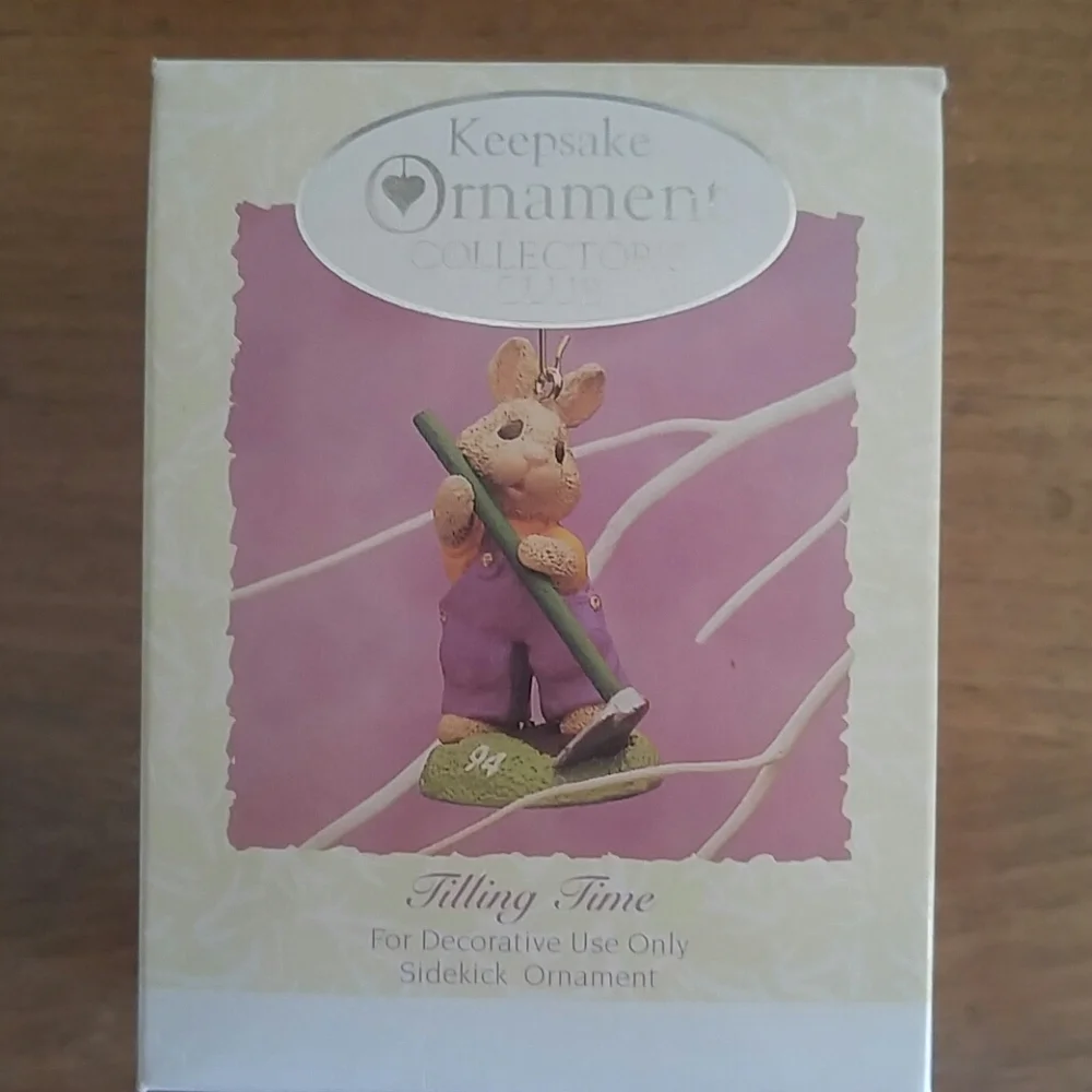LAST CHANCE Hallmark Easter ornament